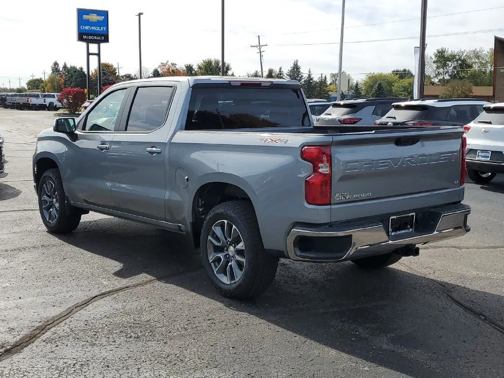 New 2026 Sterling Gray Metallic Chevrolet LT (2FL) image 4