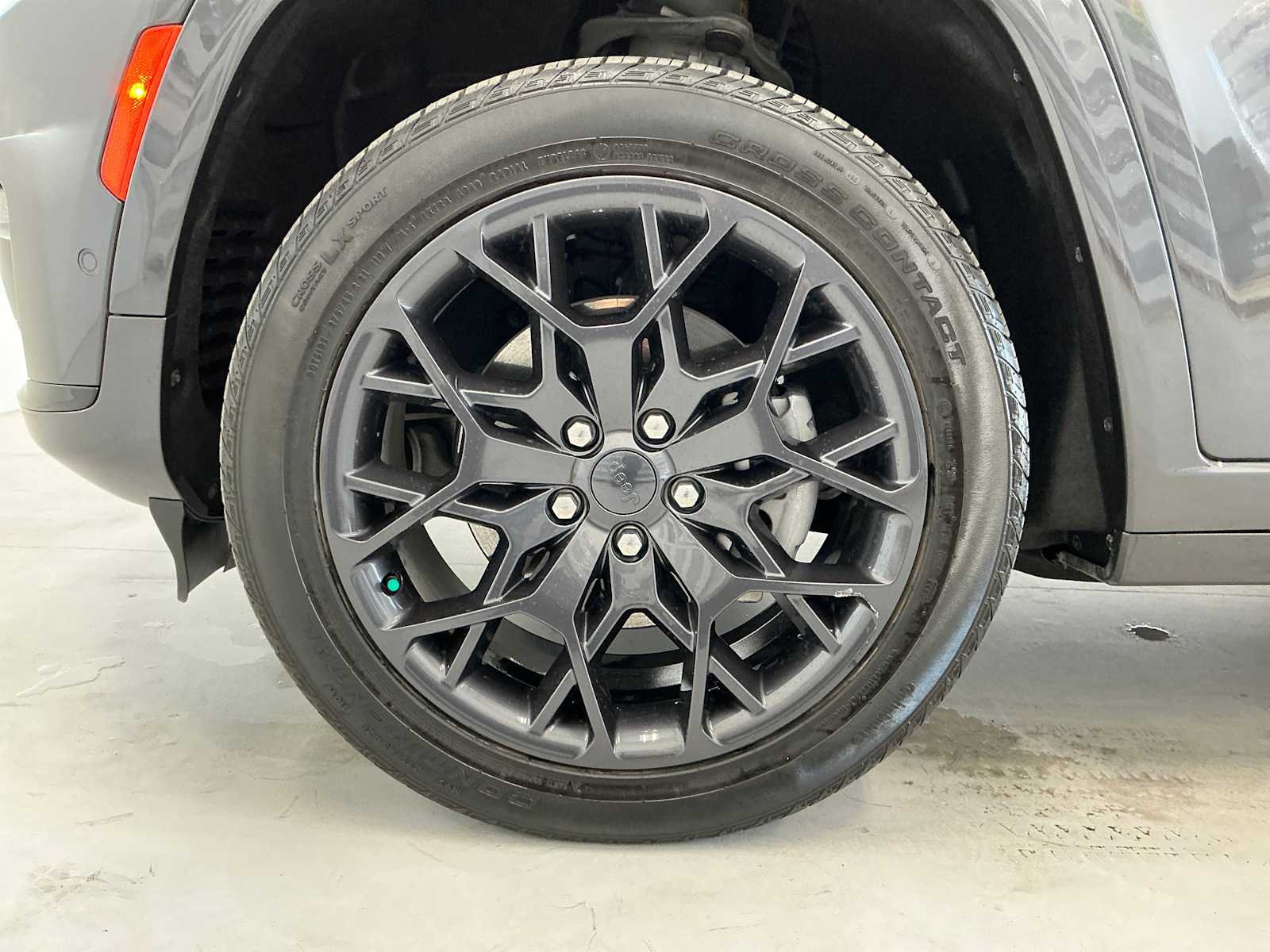 Used 2024 Baltic Gray Metallic Clearcoat Jeep Summit image 10