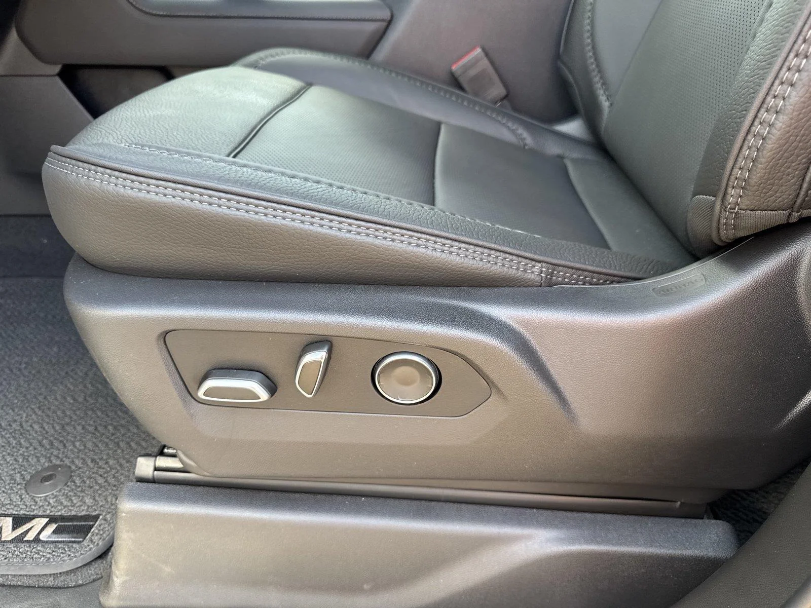 New 2026 Sterling Metallic GMC Denali image 12