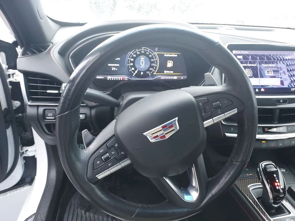 Used 2022 White Cadillac Sport image 20