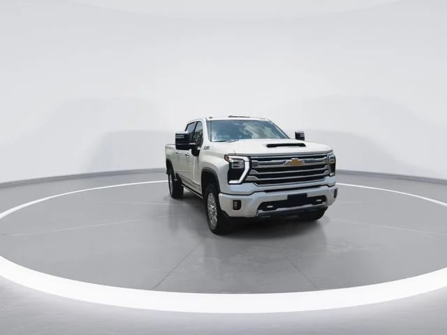 Used 2025 Beige Chevrolet High Country image 3