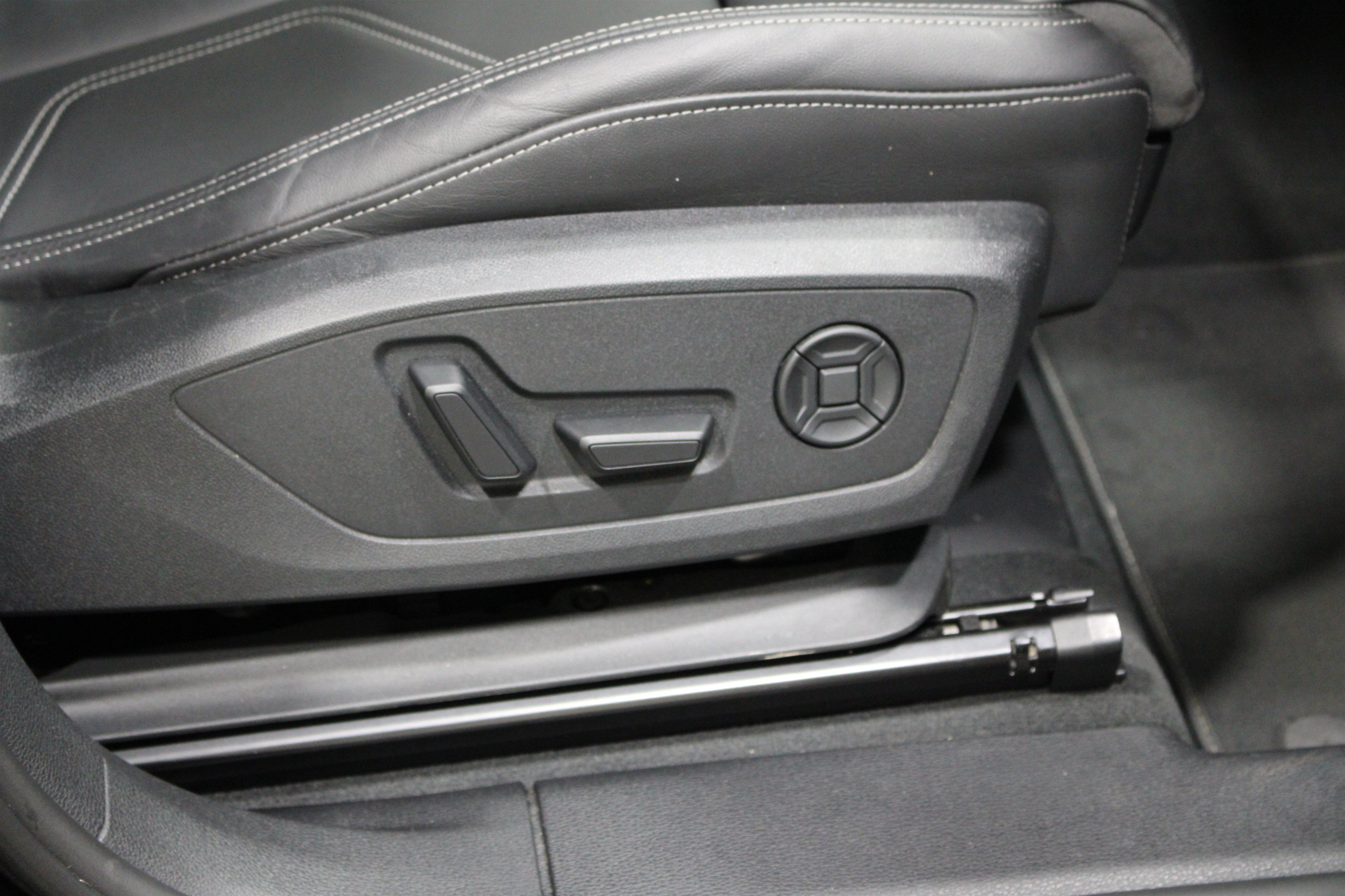 Used 2024 Mythos Black Metallic Audi S line Premium Plus image 28
