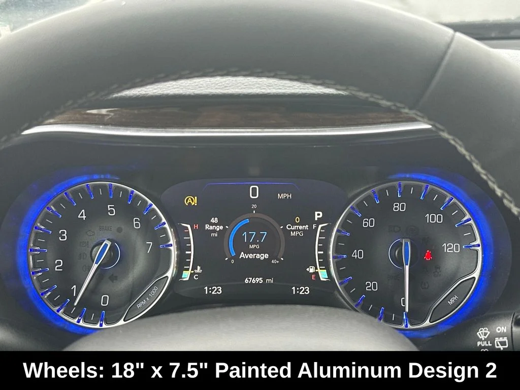 Used 2022 Bright White Clearcoat Chrysler Limited image 19