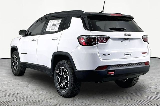 New 2026 Bright White Clear-Coat Exterior Paint Jeep Trailhawk image 4
