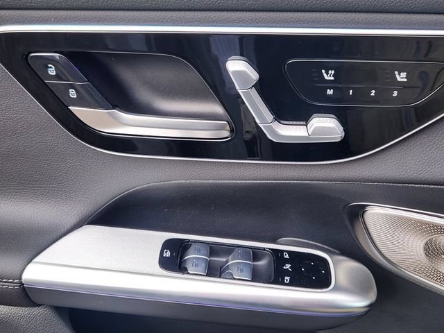 Certified Used 2026  Mercedes-Benz GLC 300 image 11