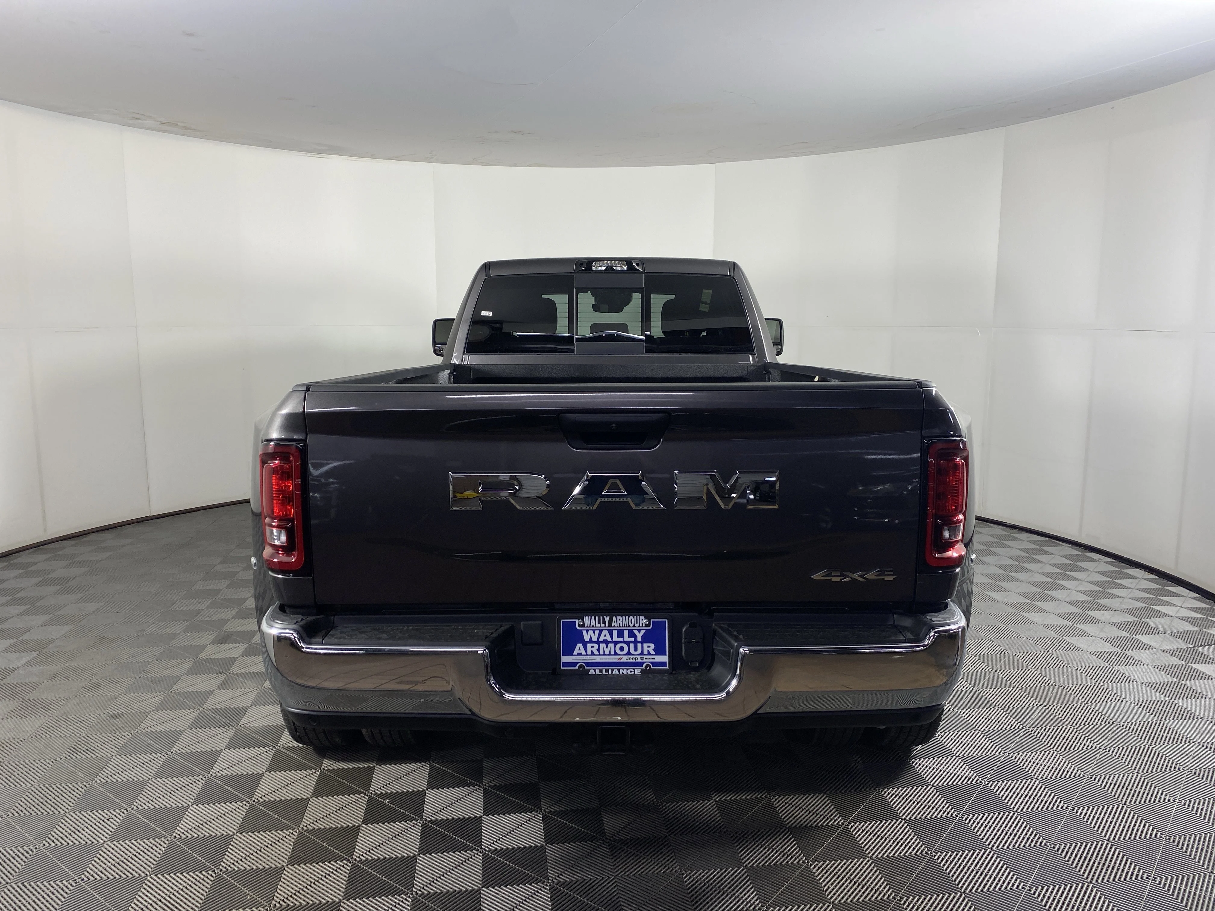 New 2026 Granite Crystal Metallic Clear-Coat Exterior Paint RAM Tradesman image 6