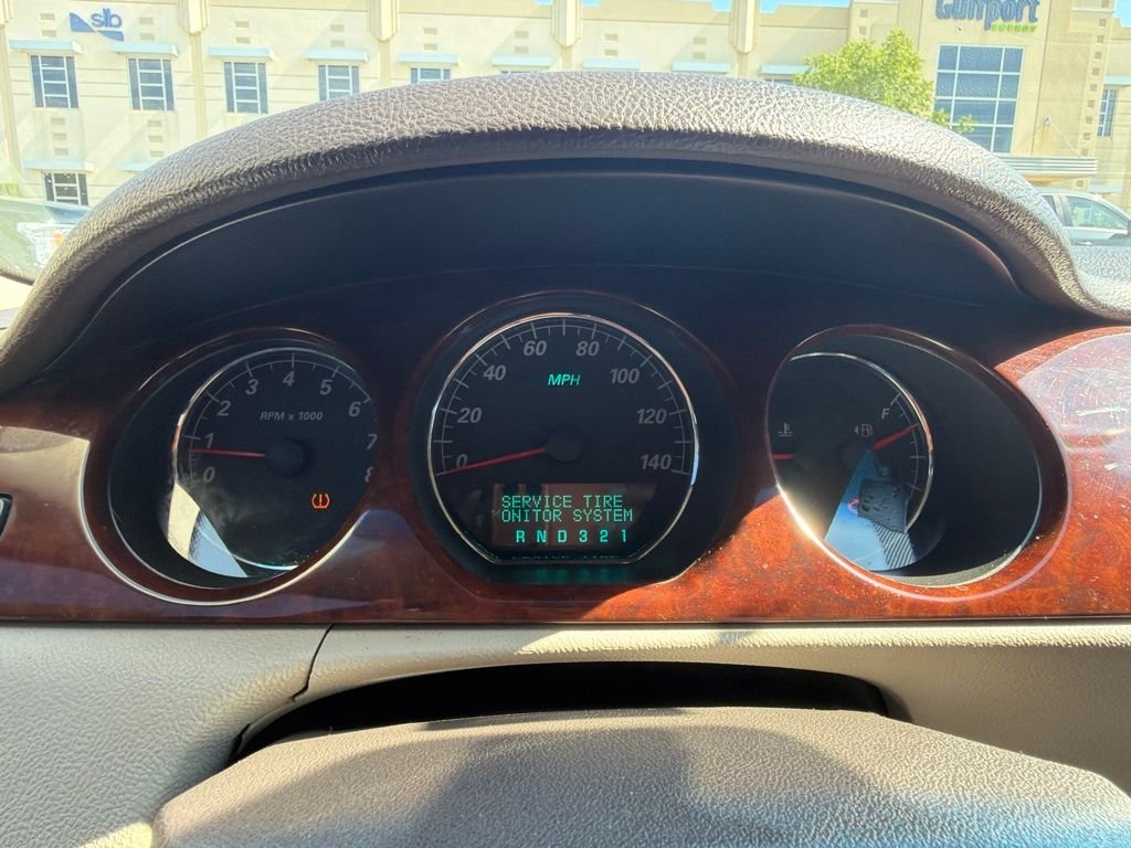 Used 2008 Red Buick CXL image 17
