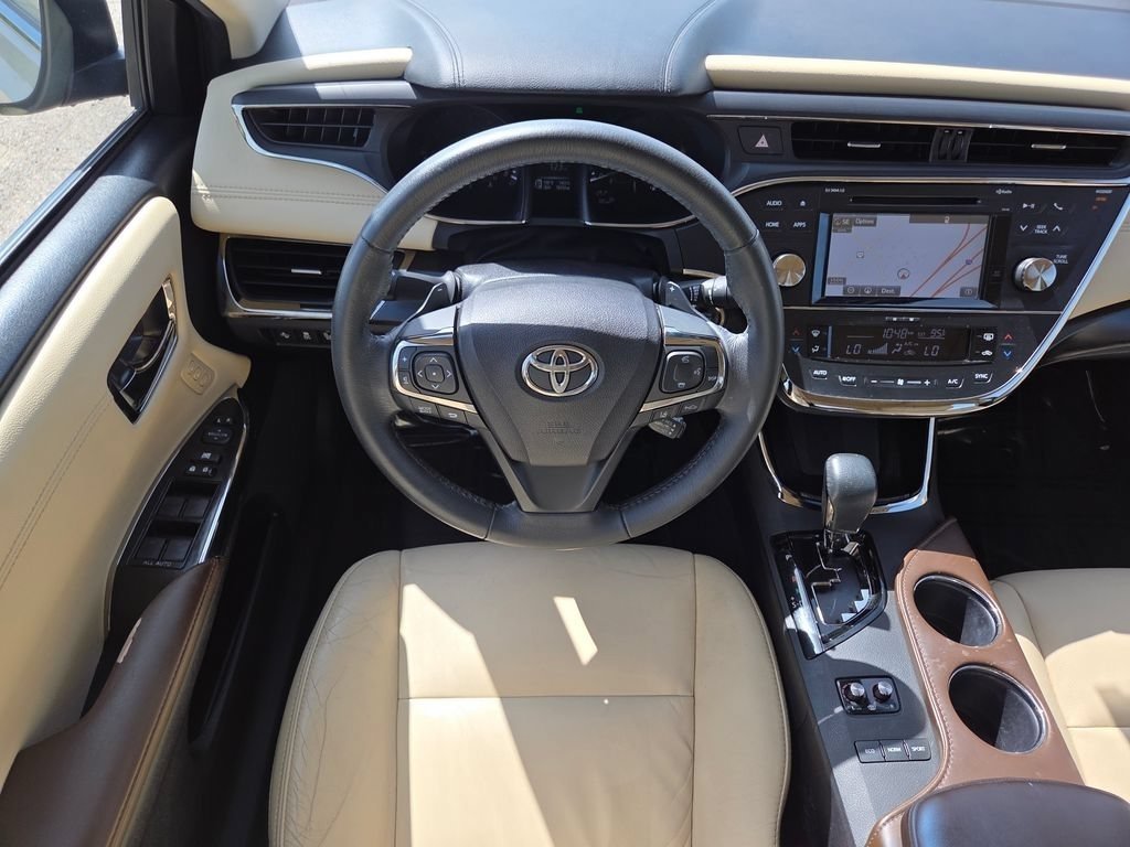 Certified Used 2018 Creme Brulee Toyota XLE Premium image 5