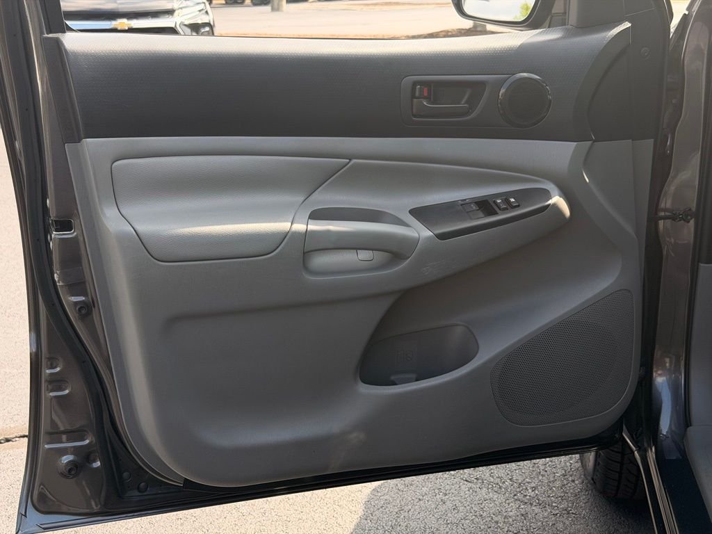 Used 2015 Gray Toyota Base image 27