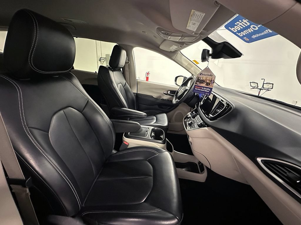 Used 2023 Gray Chrysler Touring L image 27