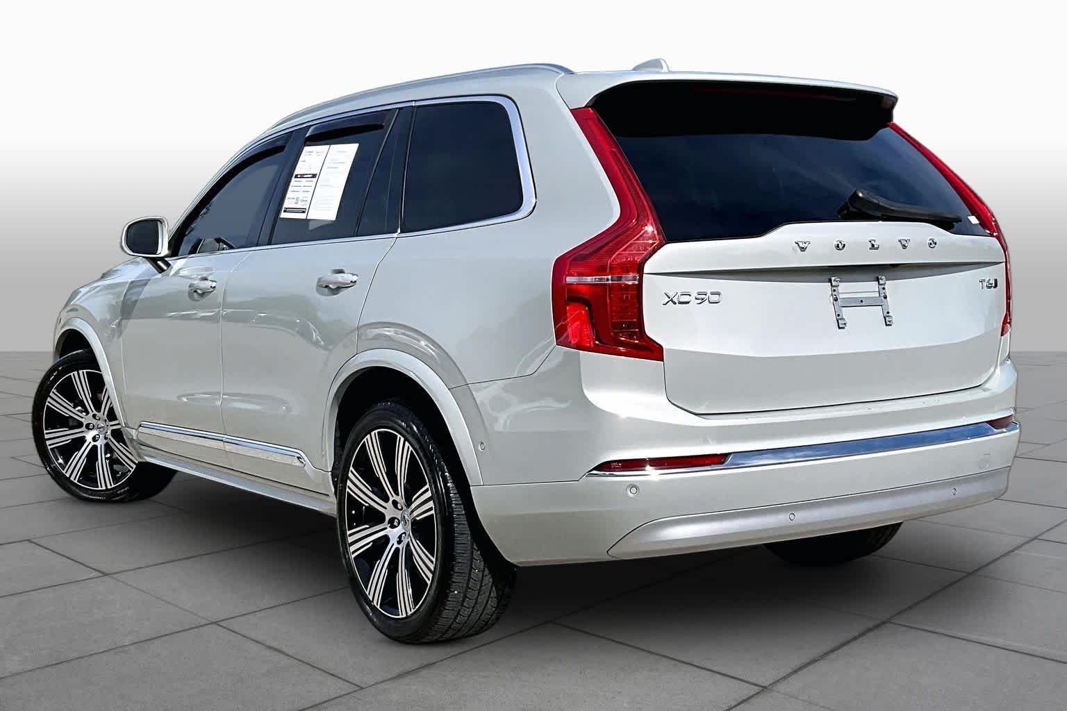 Used 2022 GOLD Volvo Inscription image 12