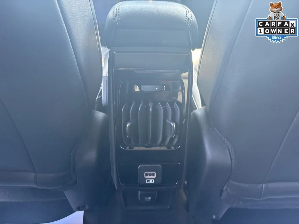 Used 2022 Silver Jeep Latitude Lux image 30