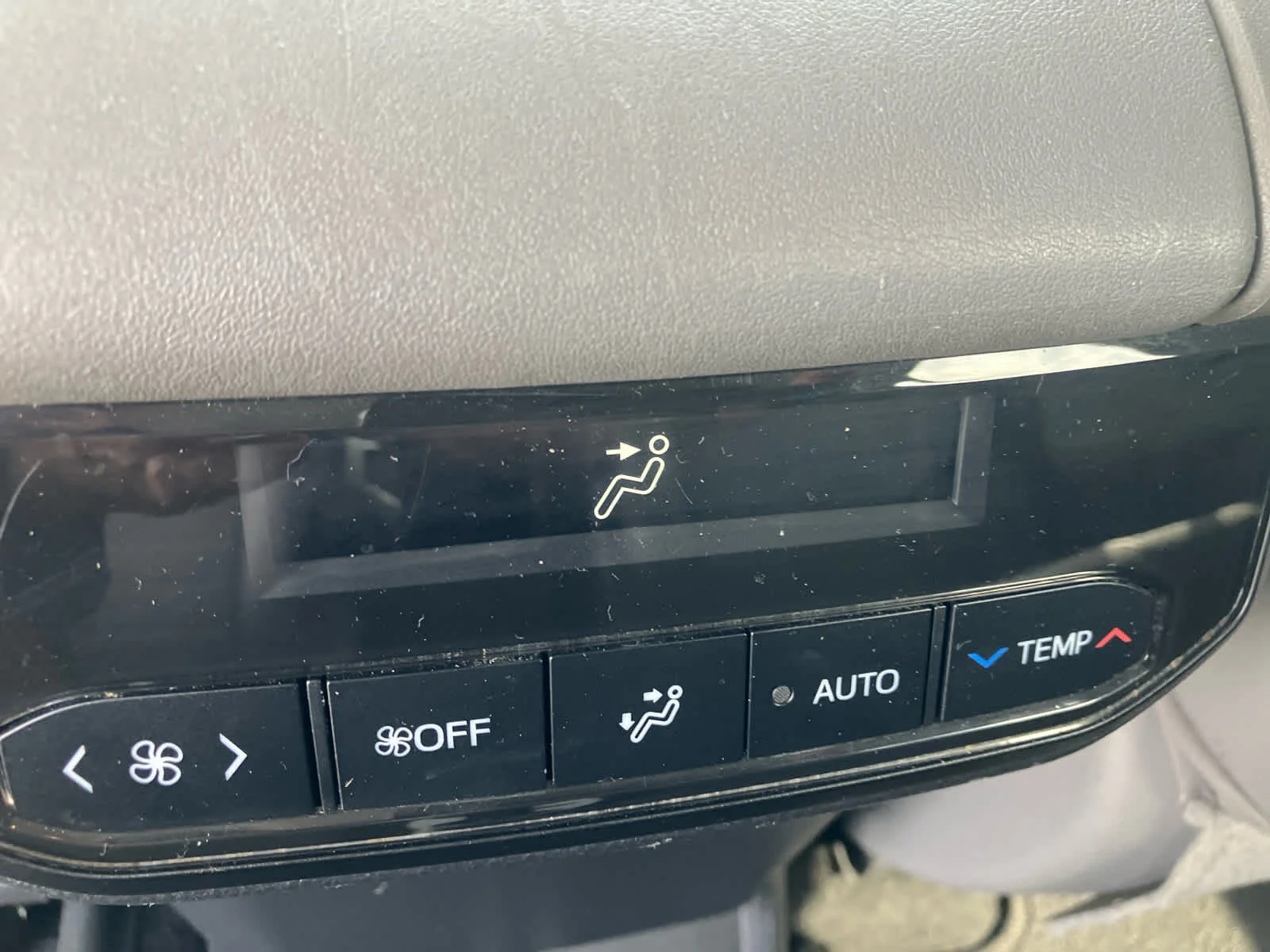 Used 2020 Blizzard Pearl Toyota XLE image 37