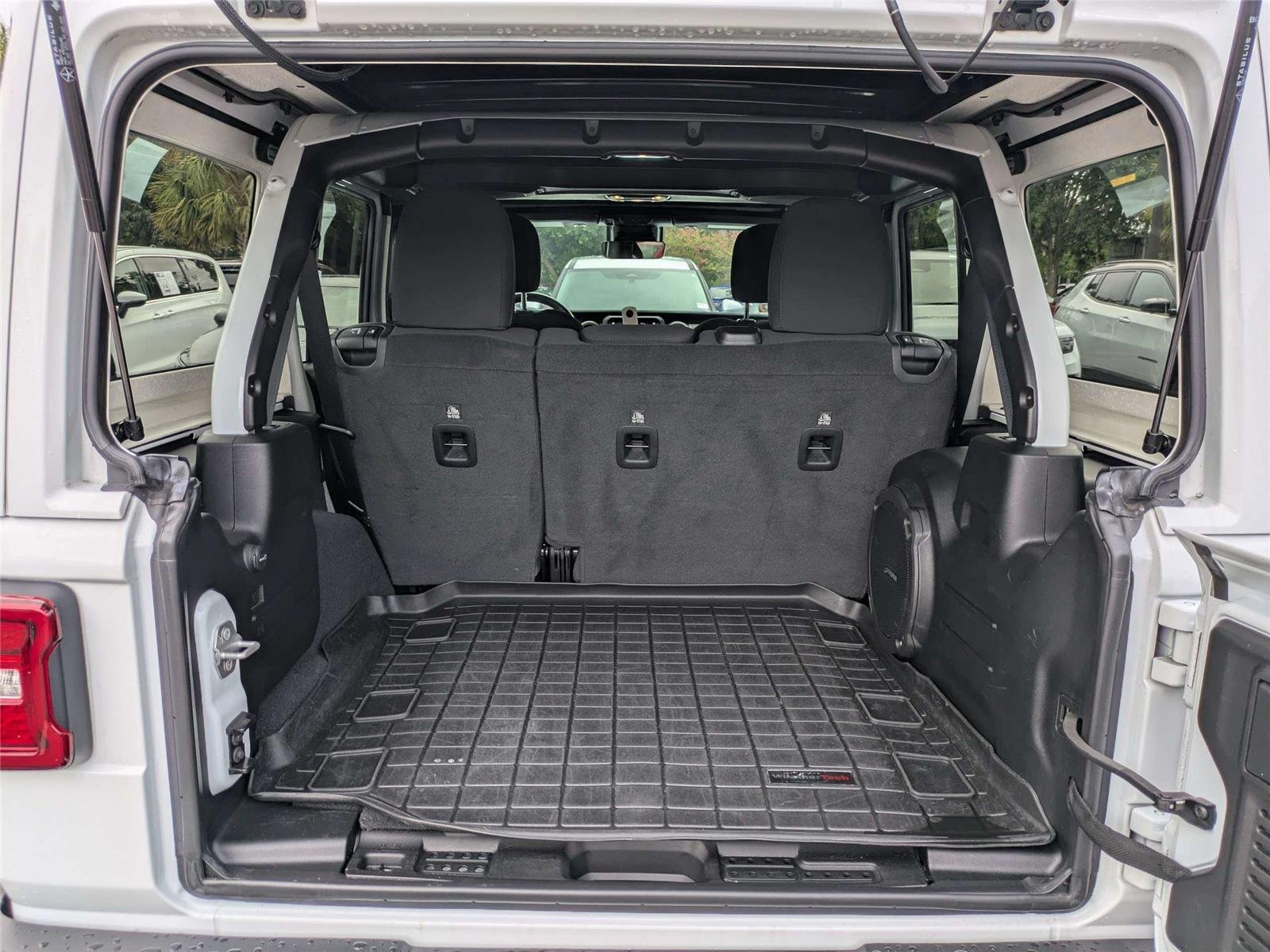 Used 2021 Bright White Clearcoat Jeep Unlimited Sport S image 15