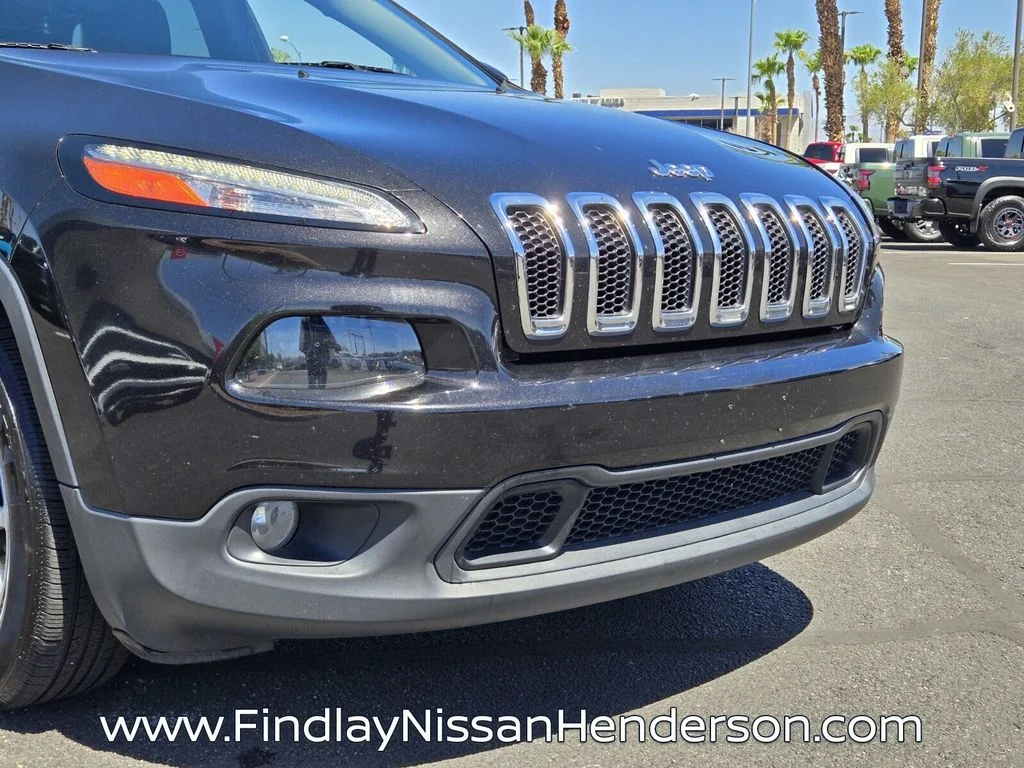 Used 2016 Black Jeep Latitude image 8