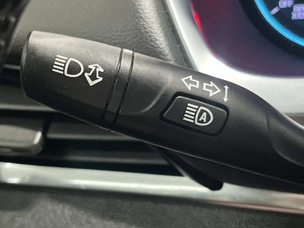 Used 2020 SUMMIT WHITE Chevrolet LT Cloth image 26