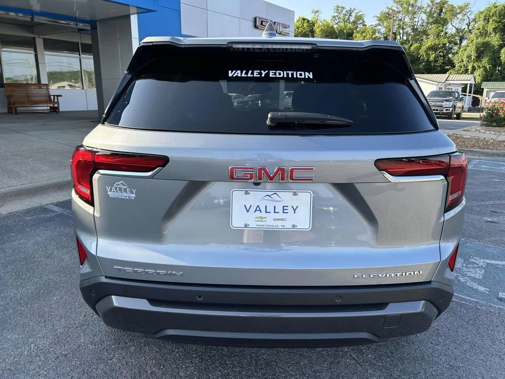 New 2027 Sterling Metallic GMC Elevation image 5
