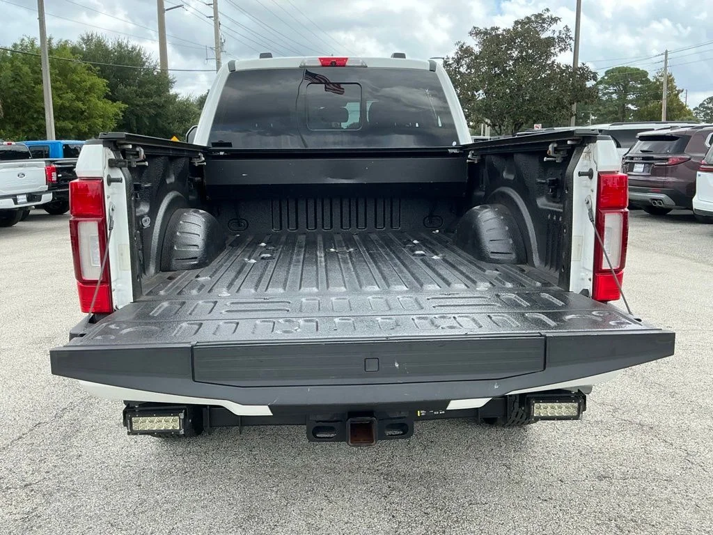 Used 2022 White Ford Platinum image 17