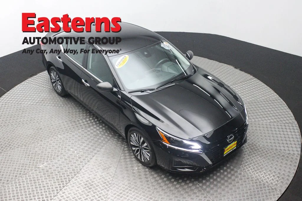 Used 2024 Black Nissan 2.5 SV image 3