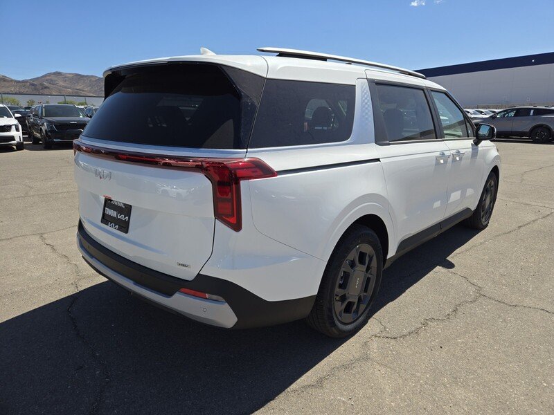 New 2026 Snow White Pearl Kia EX image 3