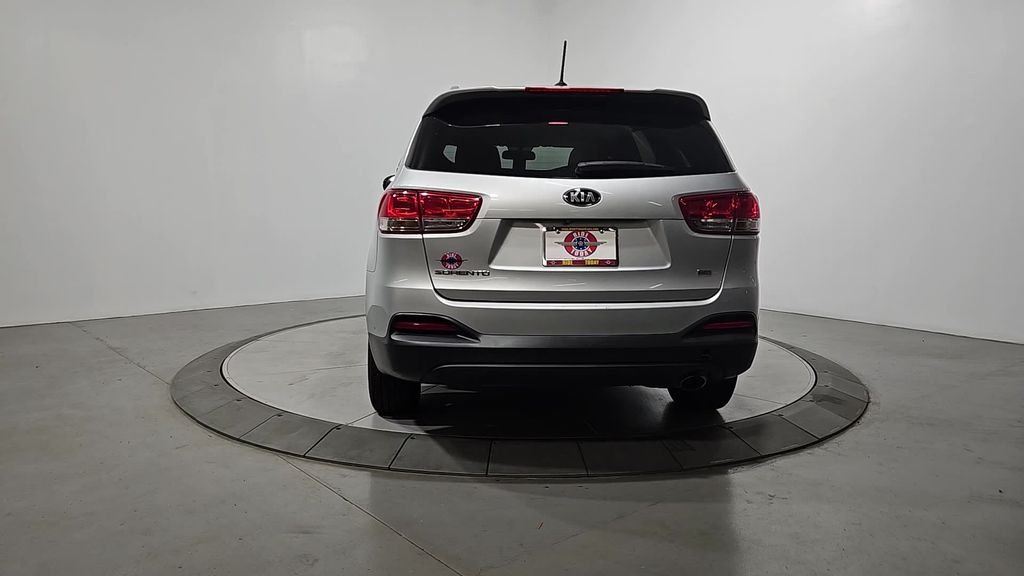 Used 2017 Silver Kia LX image 4