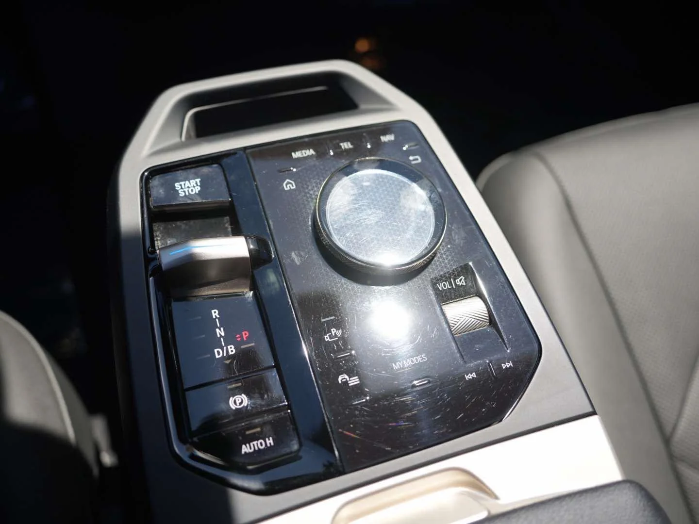 Used 2024 Black Sapphire Metallic BMW xDrive50 Sports Activity Vehicle image 18