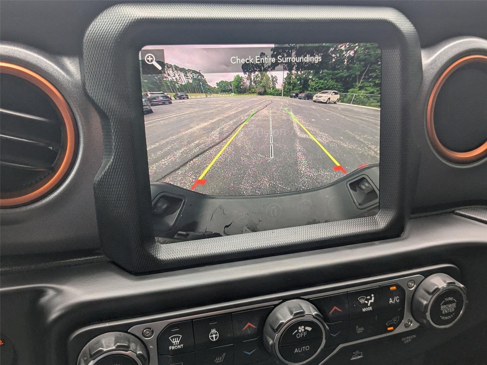Used 2022 Black Clearcoat Jeep Mojave image 21