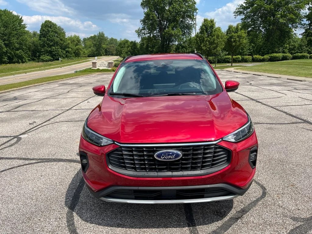 Used 2025 Red Ford Base image 8