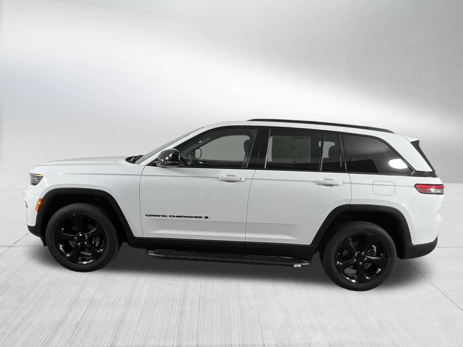 Used 2022 Bright White Clearcoat Jeep Altitude image 4