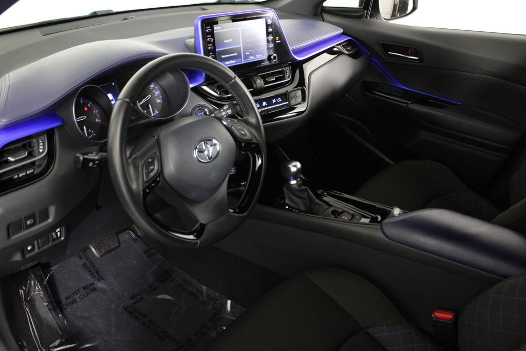 Used 2021 White Toyota XLE image 18