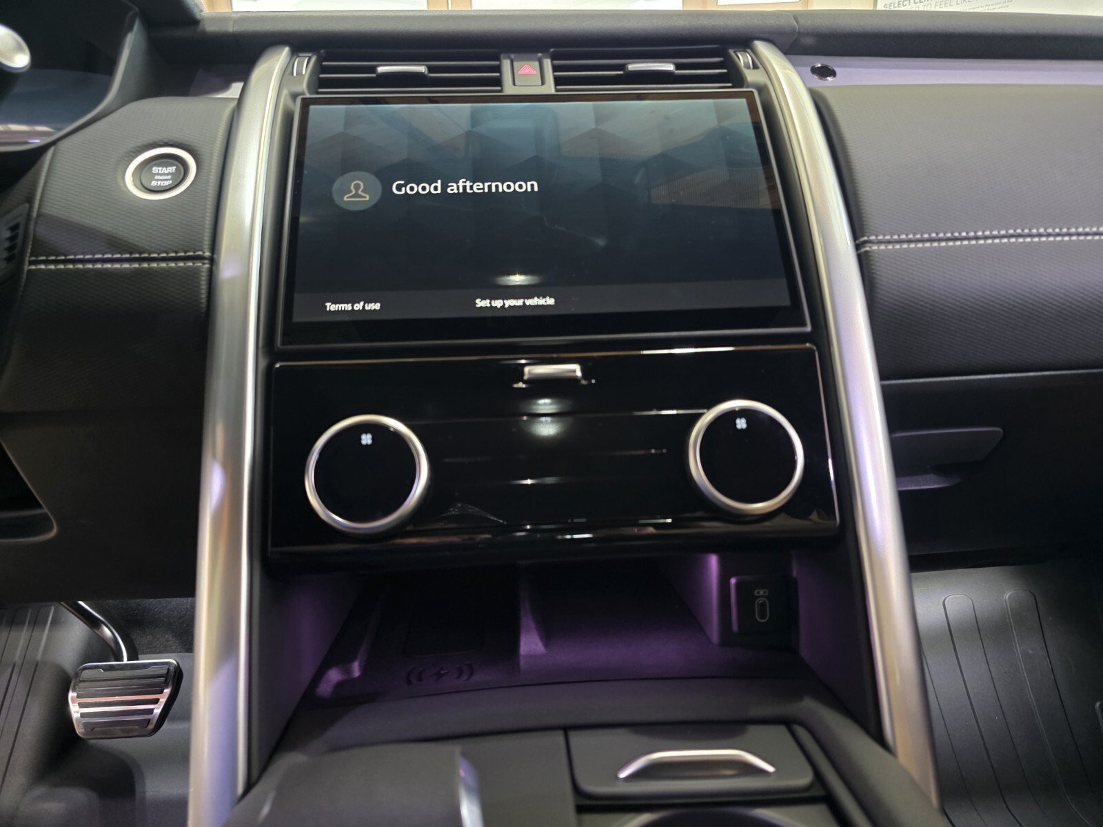 New 2026 Carpathian Grey Land Rover Dynamic SE image 16