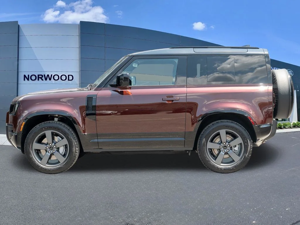 New 2026 Sedona Red Land Rover X image 7