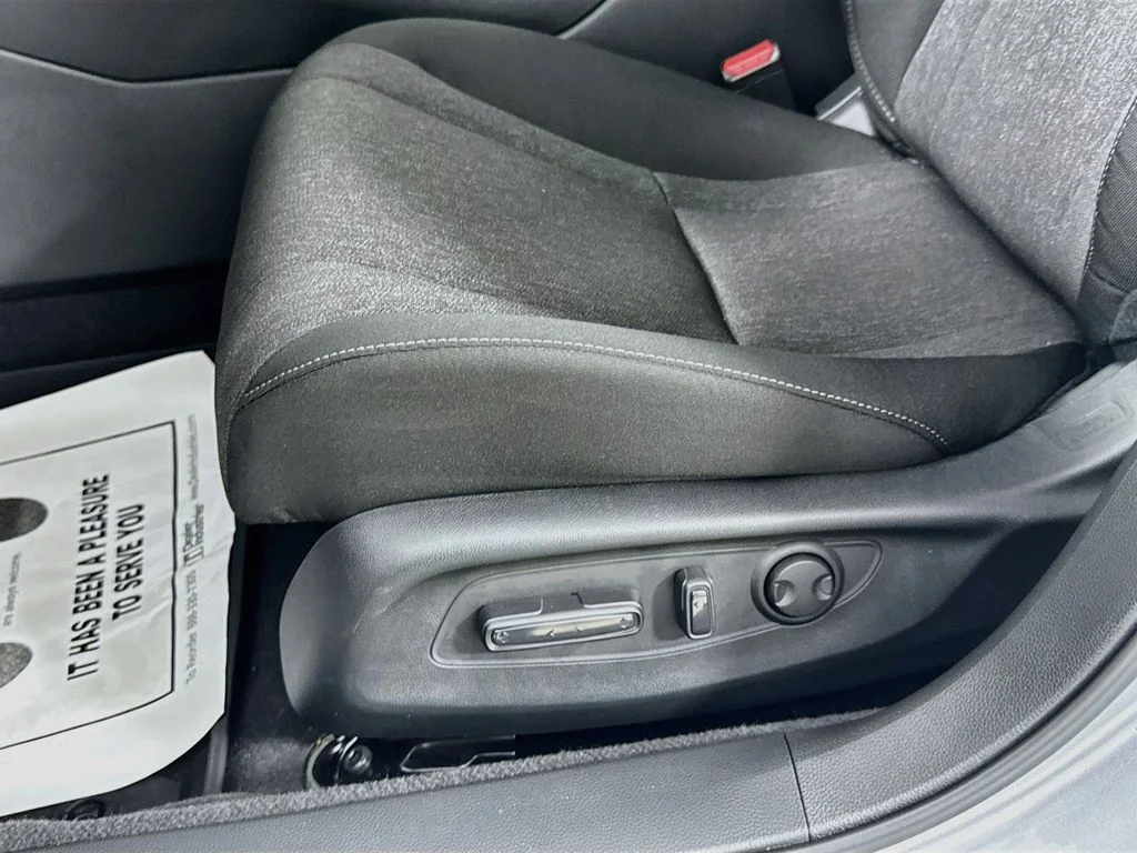 Used 2026 Silver Honda SE image 23