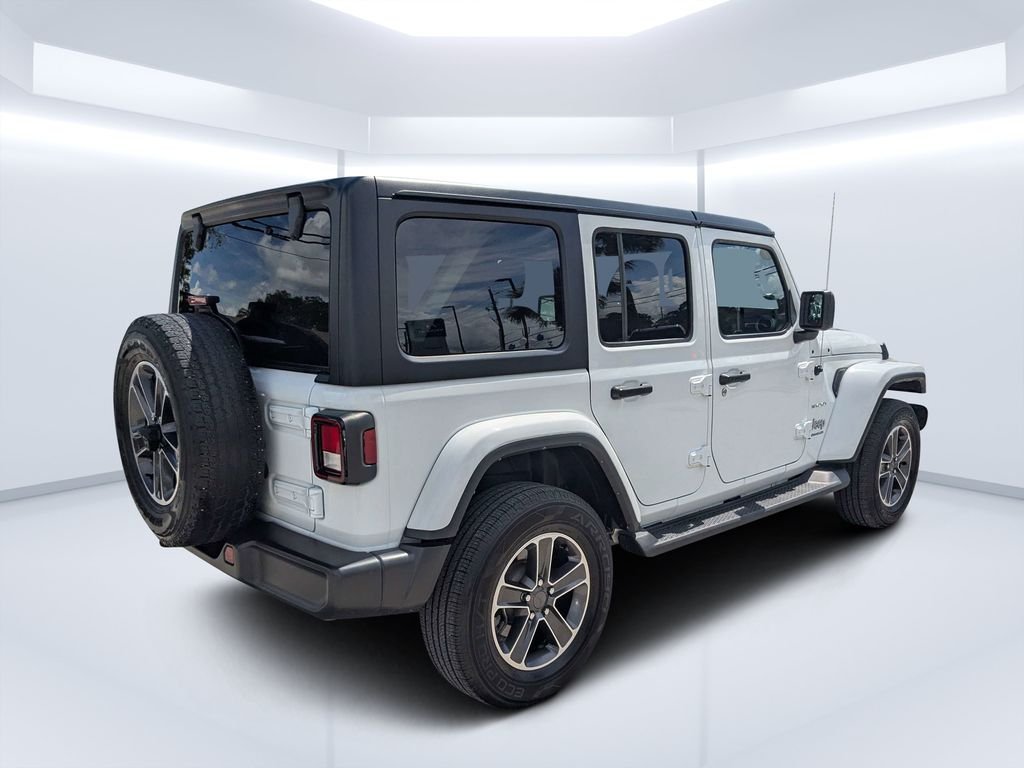 Used 2023 White/off-white Jeep Sahara image 3