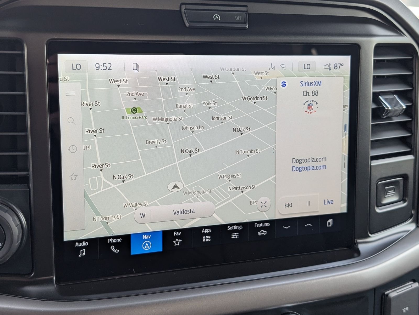 New 2026 Oxford White Ford XLT image 17