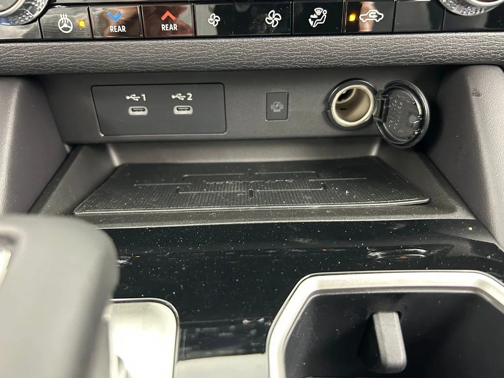 New 2026 Gray Mitsubishi SEL image 33