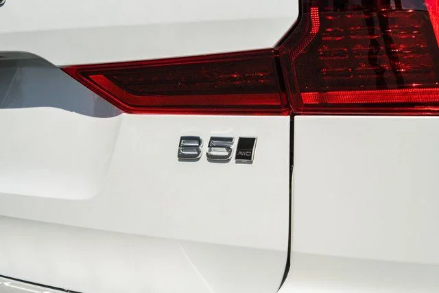 New 2026 Crystal White Volvo Plus image 7