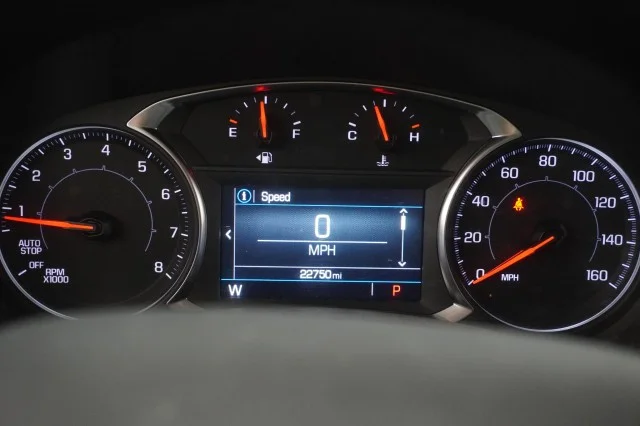 Used 2024  GMC SLE image 16