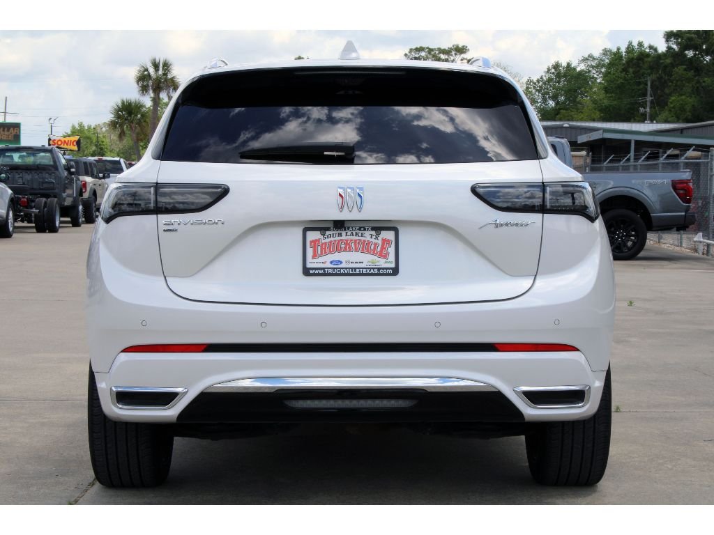 Used 2024 White Frost Tricoat Buick Avenir image 28