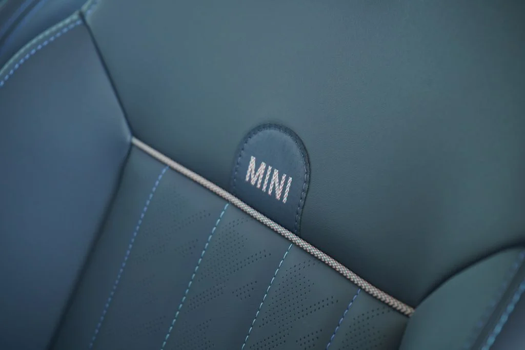 New 2026 Black MINI Iconic image 10