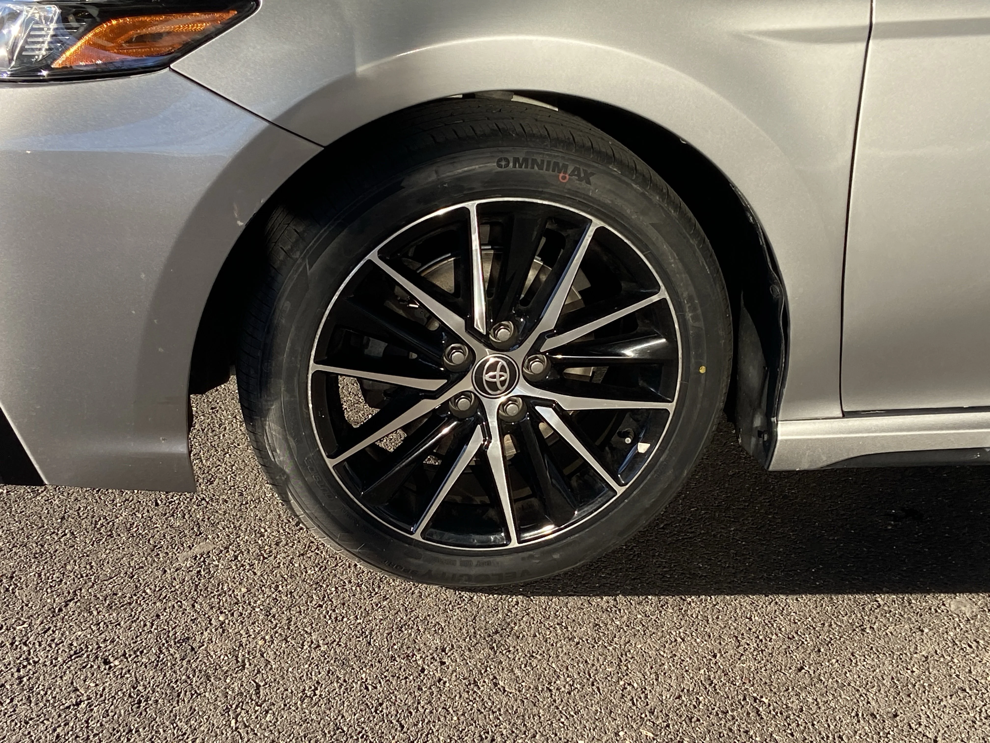 2022 Toyota Camry SE - Photo 9