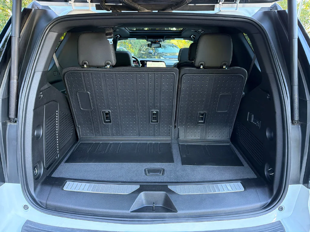 Used 2025 Beige Chevrolet Premier image 18
