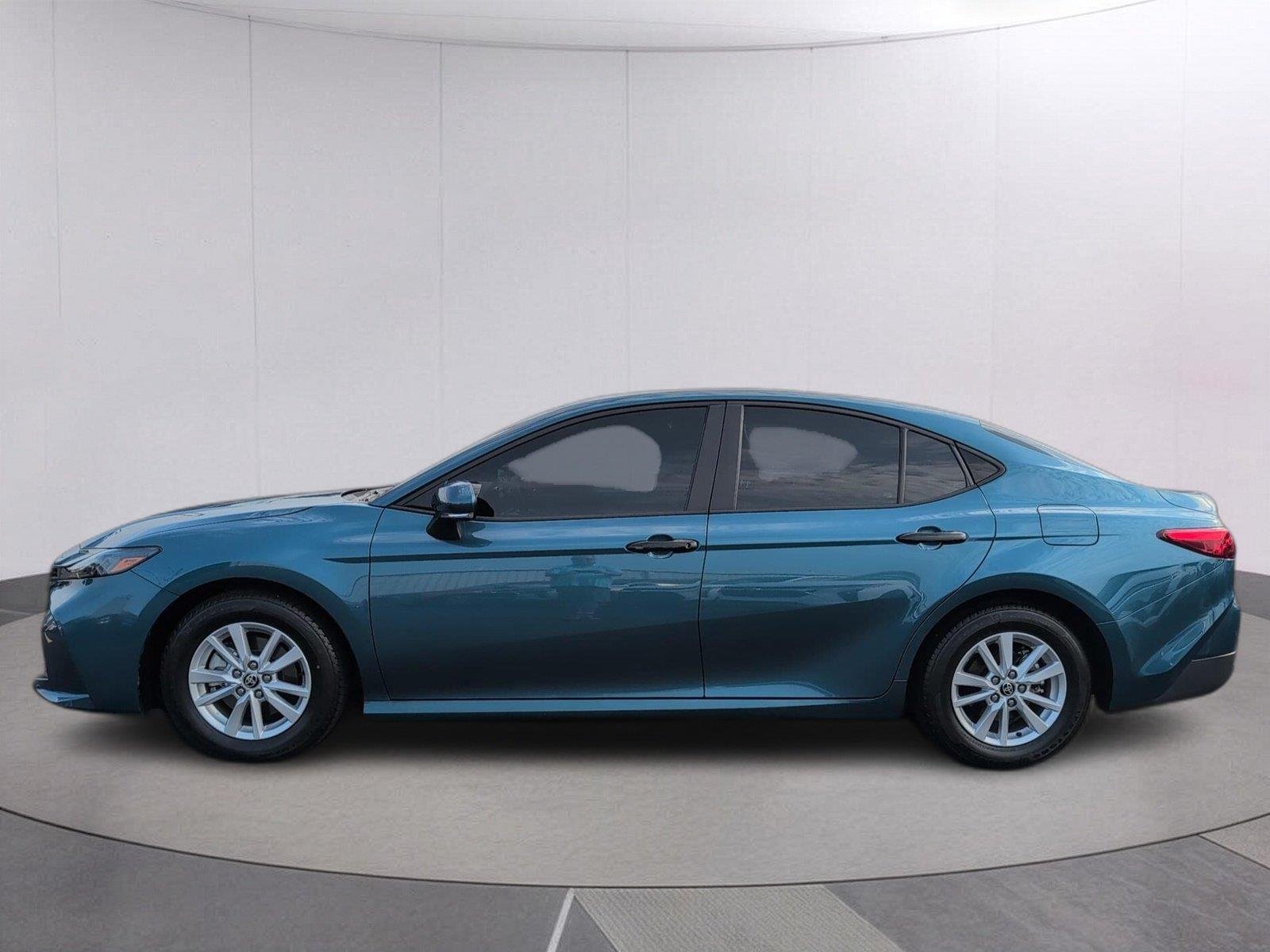 Used 2025 Ocean Gem Toyota LE image 2