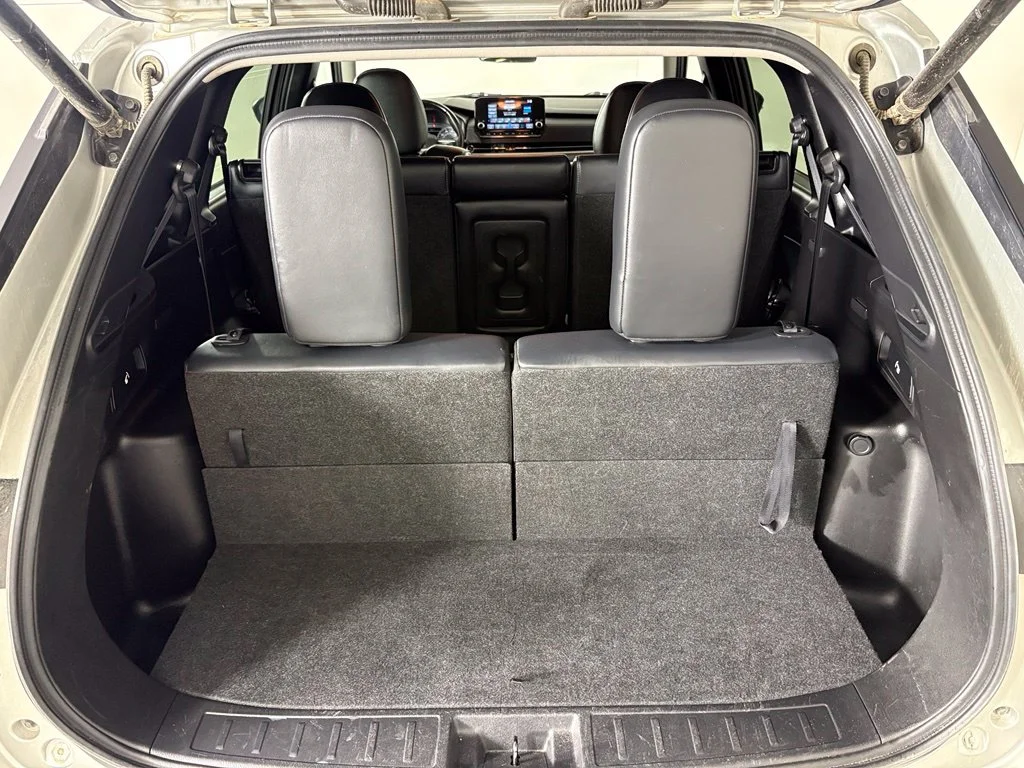 Used 2024 Silver Mitsubishi  image 40