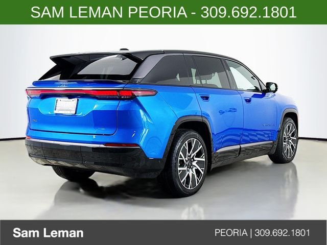 New 2025 Hydro Blue Pearl-Coat Exterior Paint Jeep Limited image 7