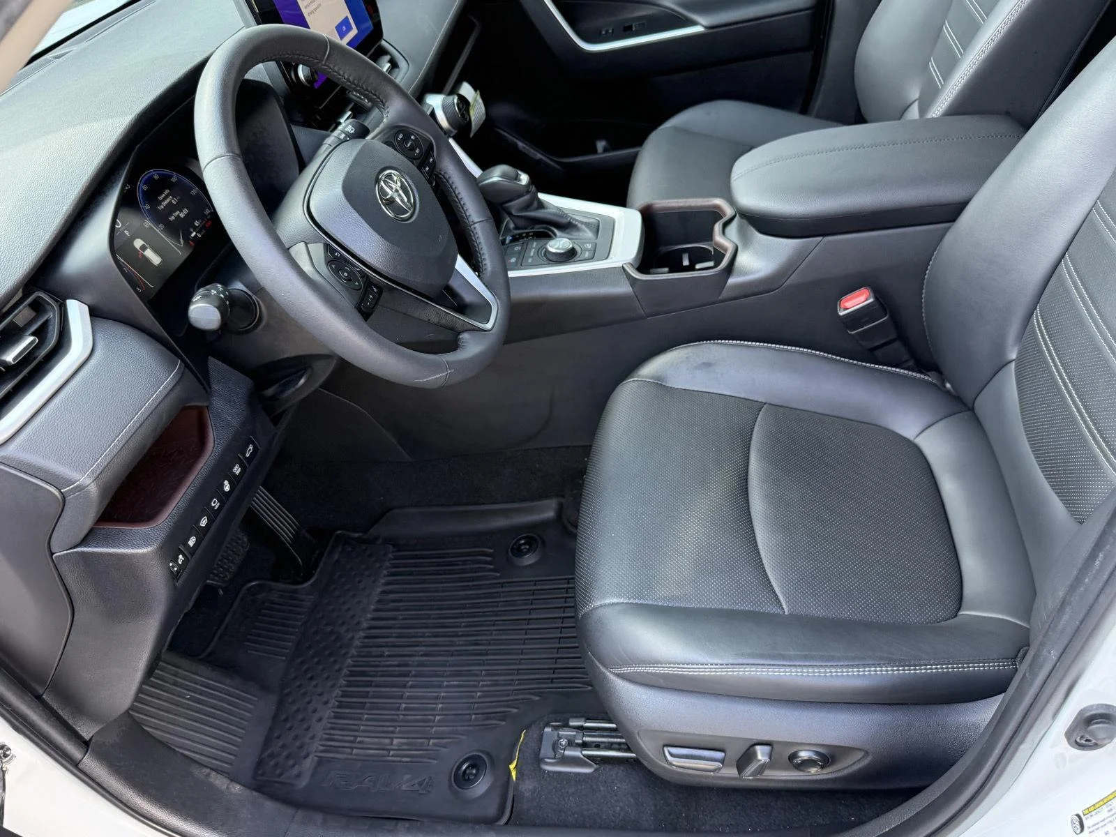 Used 2023 Wind Chill Pearl Toyota Limited image 12