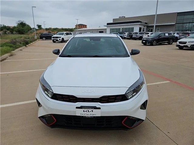Used 2024 Snow White Pearl KIA GT-Line (IVT) image 8