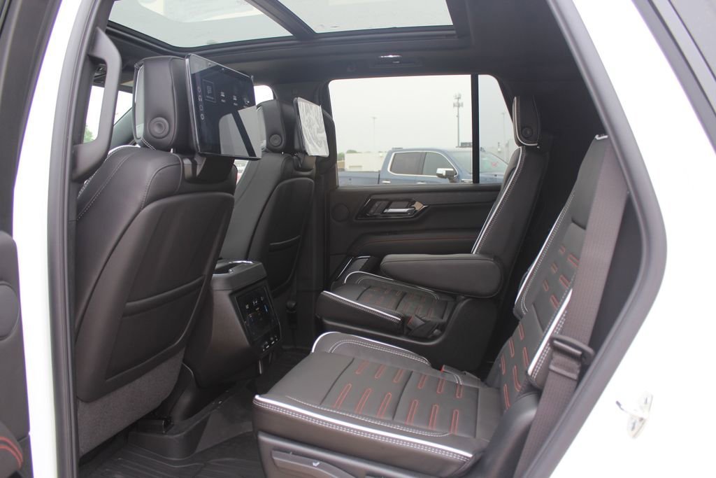 2026 GMC Yukon AT4 Ultimate - Photo 10
