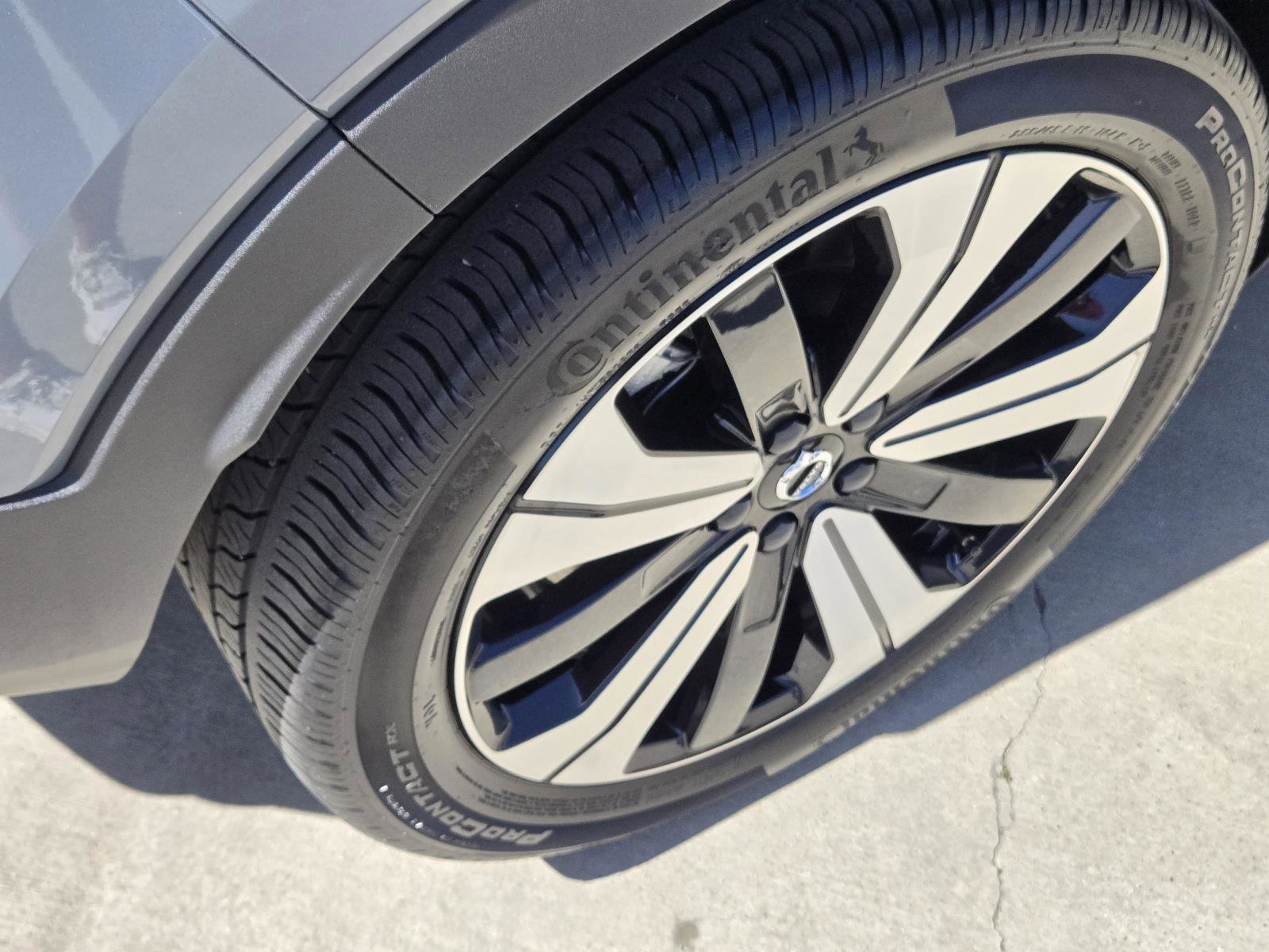Used 2023 Thunder Gray Metallic Volvo Plus image 12