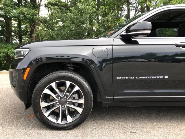 Used 2023 Diamond Black Jeep Overland 4xe image 36